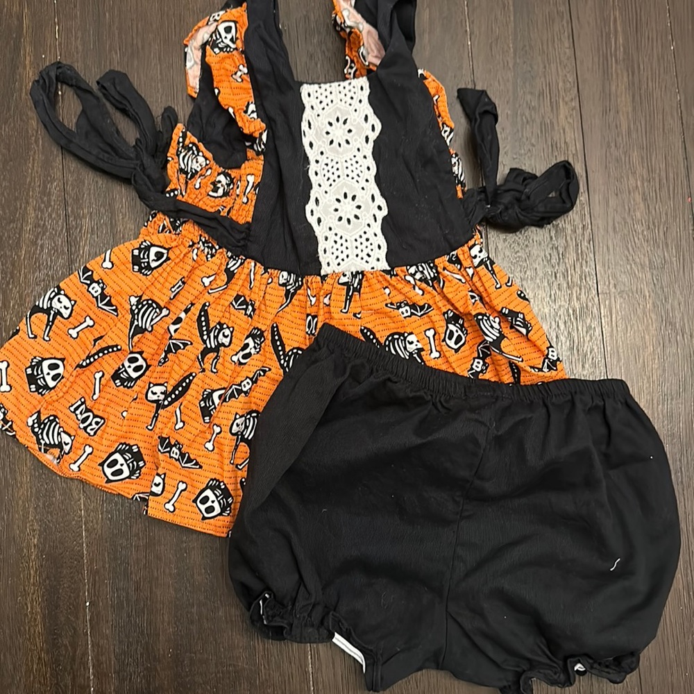 Ricrac & ruffles Halloween glow in dark cat shirt and shorts set